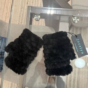 Jocelyn Elegant Black Fur Mitts